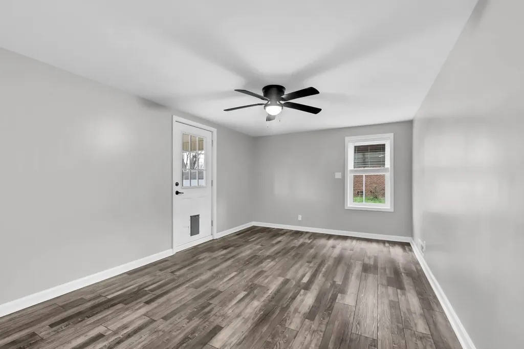 306 Dale Terrace Clarksville TN 37042