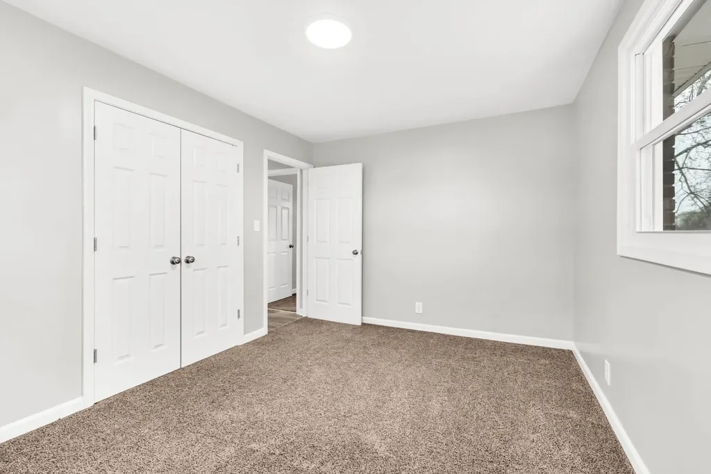 306 Dale Terrace Clarksville TN 37042