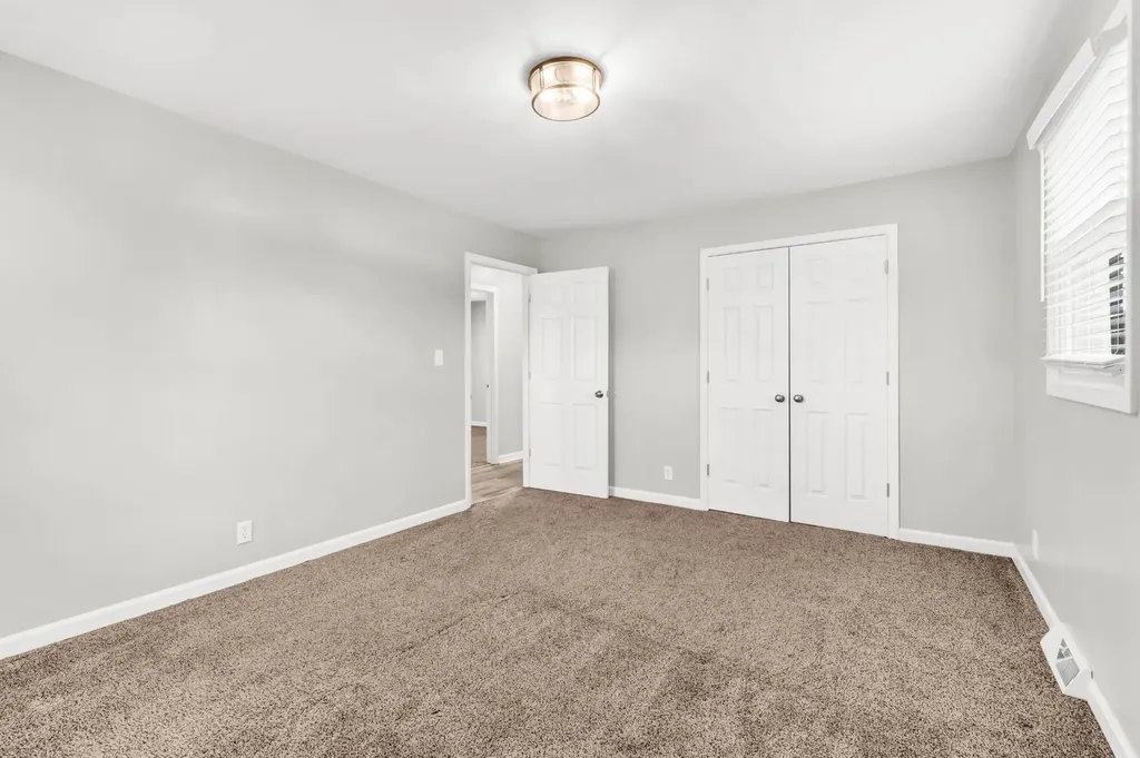 306 Dale Terrace Clarksville TN 37042