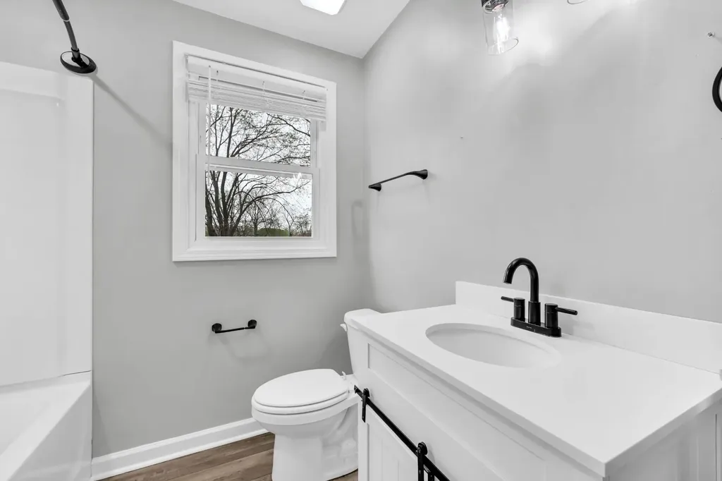 306 Dale Terrace Clarksville TN 37042