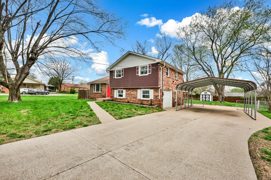 306 Dale Terrace Clarksville TN 37042