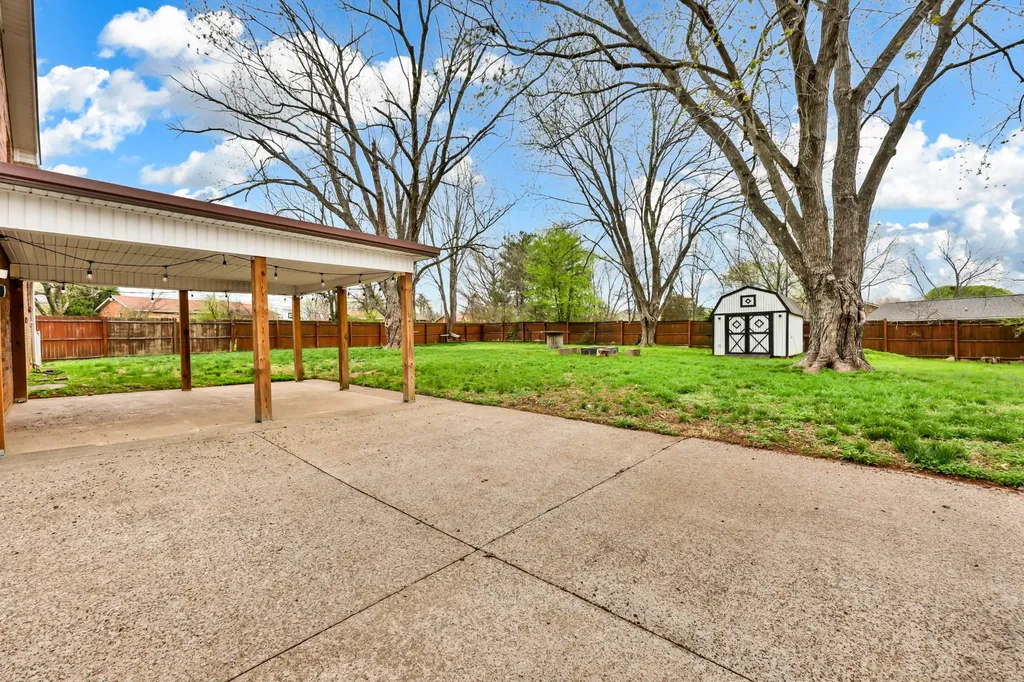 306 Dale Terrace Clarksville TN 37042
