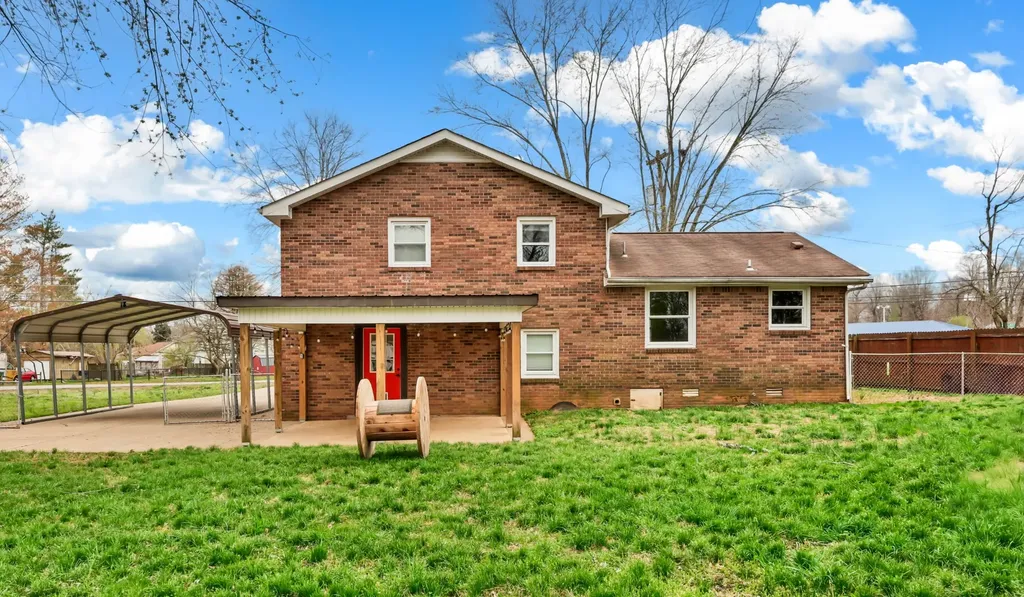 306 Dale Terrace Clarksville TN 37042