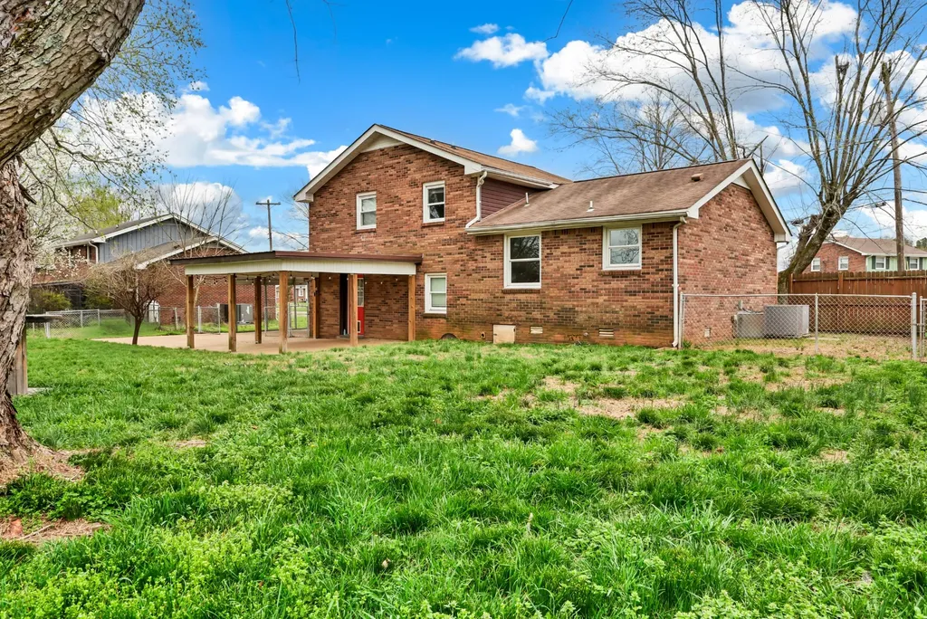 306 Dale Terrace Clarksville TN 37042