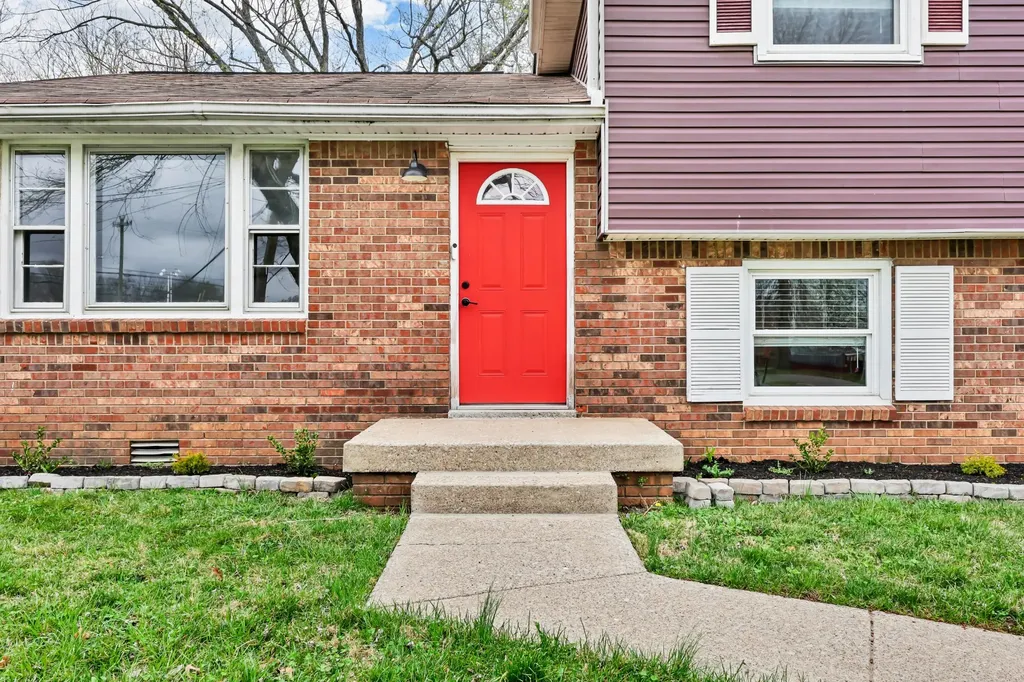 306 Dale Terrace Clarksville TN 37042