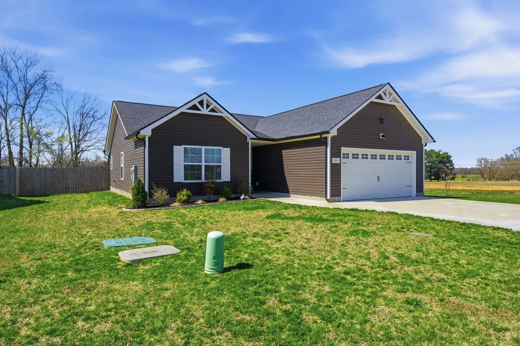 2014 Ireland Way Clarksville TN 37042