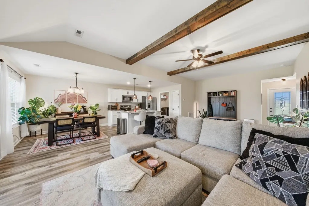 2014 Ireland Way Clarksville TN 37042
