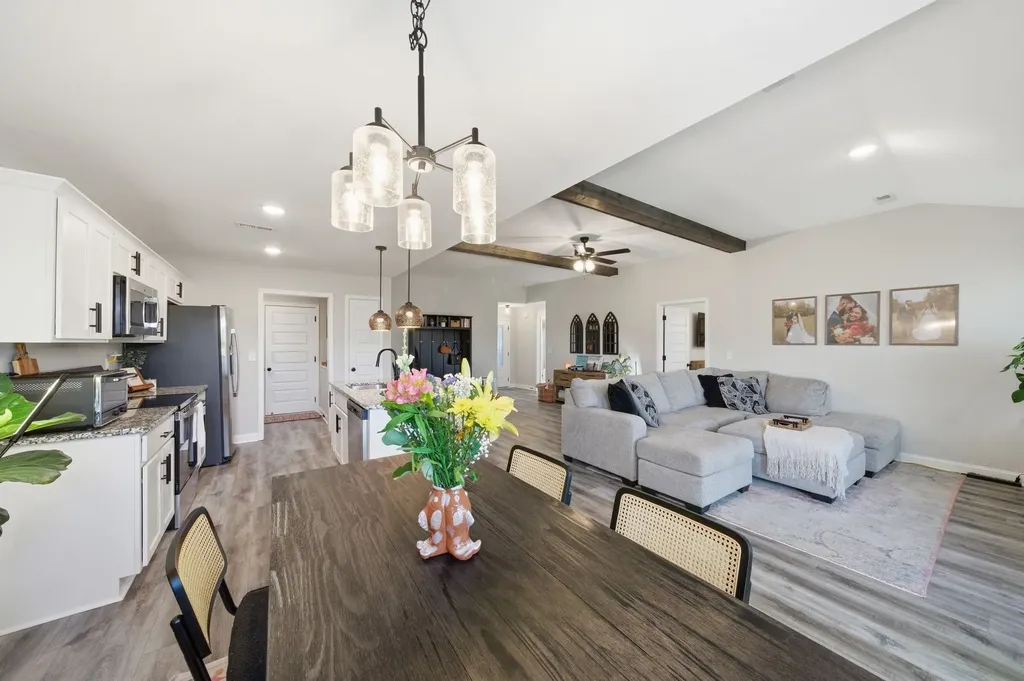 2014 Ireland Way Clarksville TN 37042