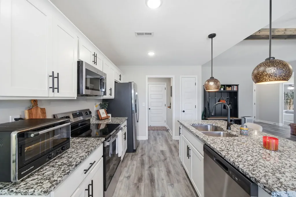 2014 Ireland Way Clarksville TN 37042