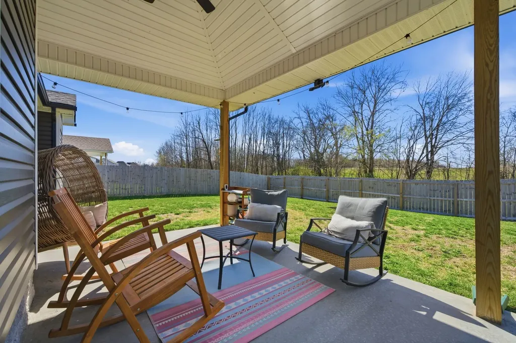 2014 Ireland Way Clarksville TN 37042