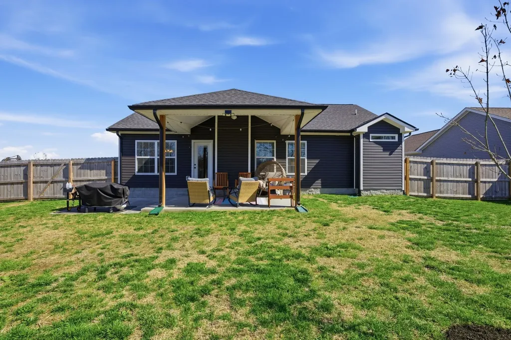 2014 Ireland Way Clarksville TN 37042