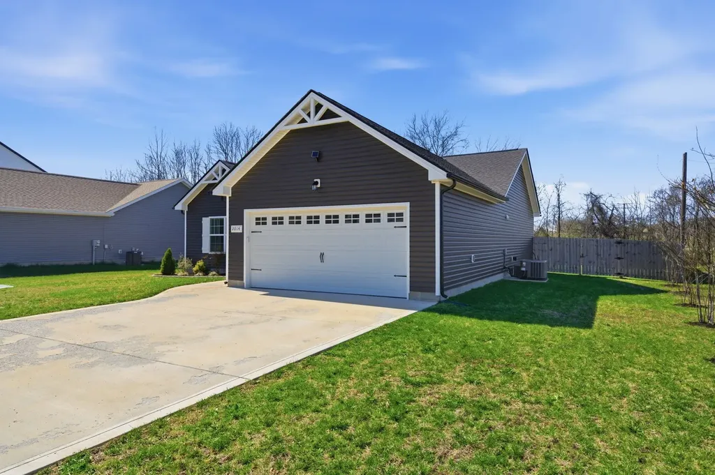 2014 Ireland Way Clarksville TN 37042