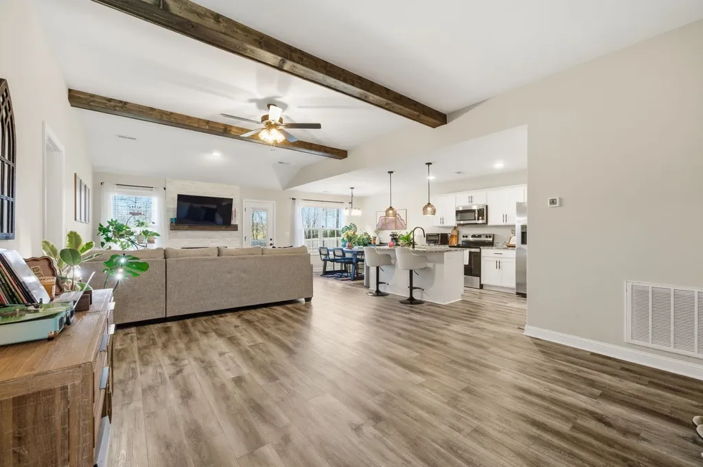 2014 Ireland Way Clarksville TN 37042