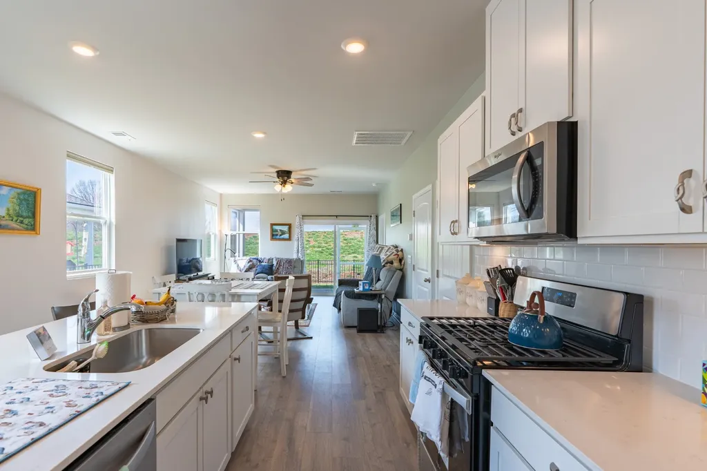 7076 Lang Avenue White House TN 37188