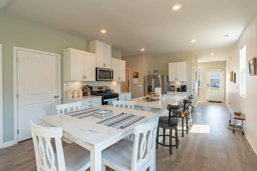 7076 Lang Avenue White House TN 37188