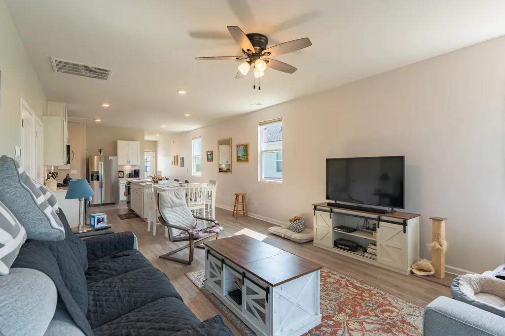 7076 Lang Avenue White House TN 37188