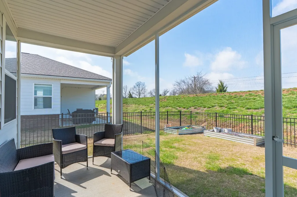 7076 Lang Avenue White House TN 37188