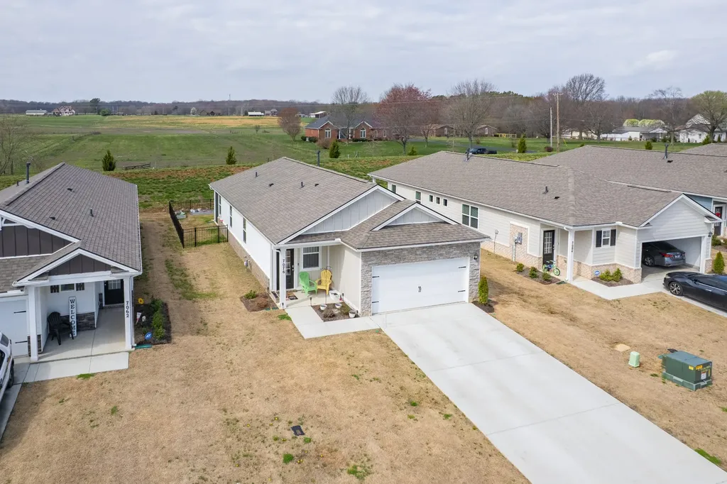 7076 Lang Avenue White House TN 37188