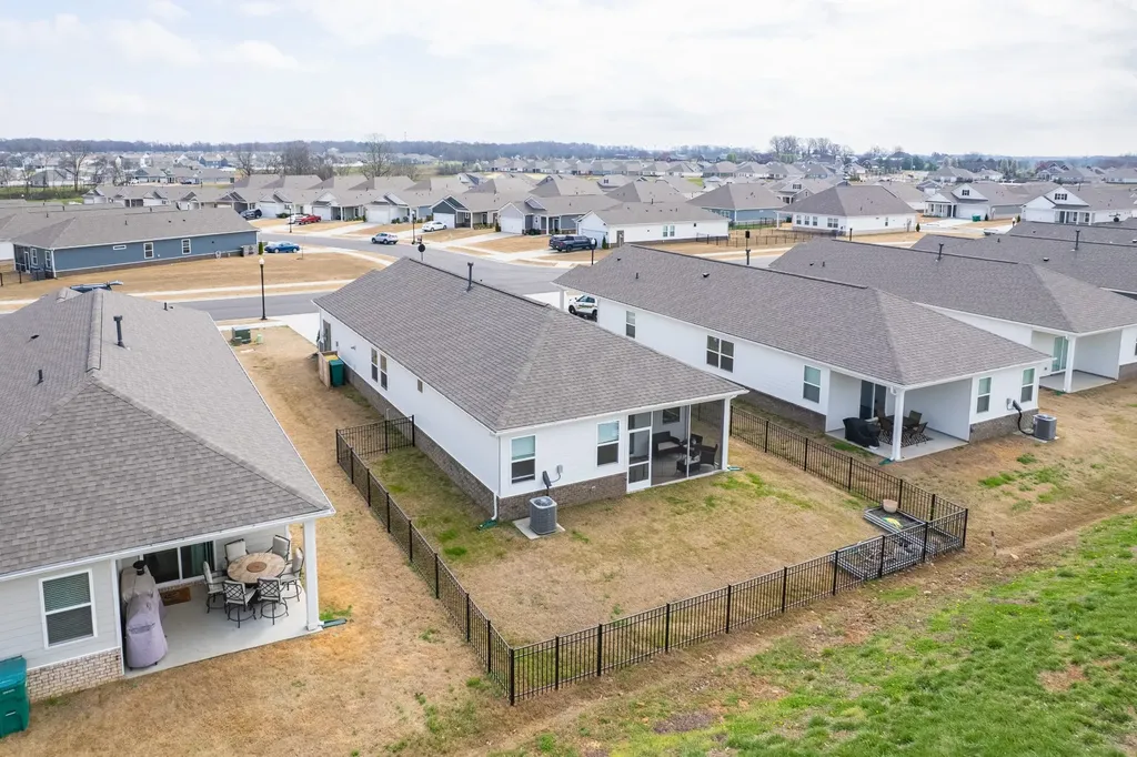 7076 Lang Avenue White House TN 37188
