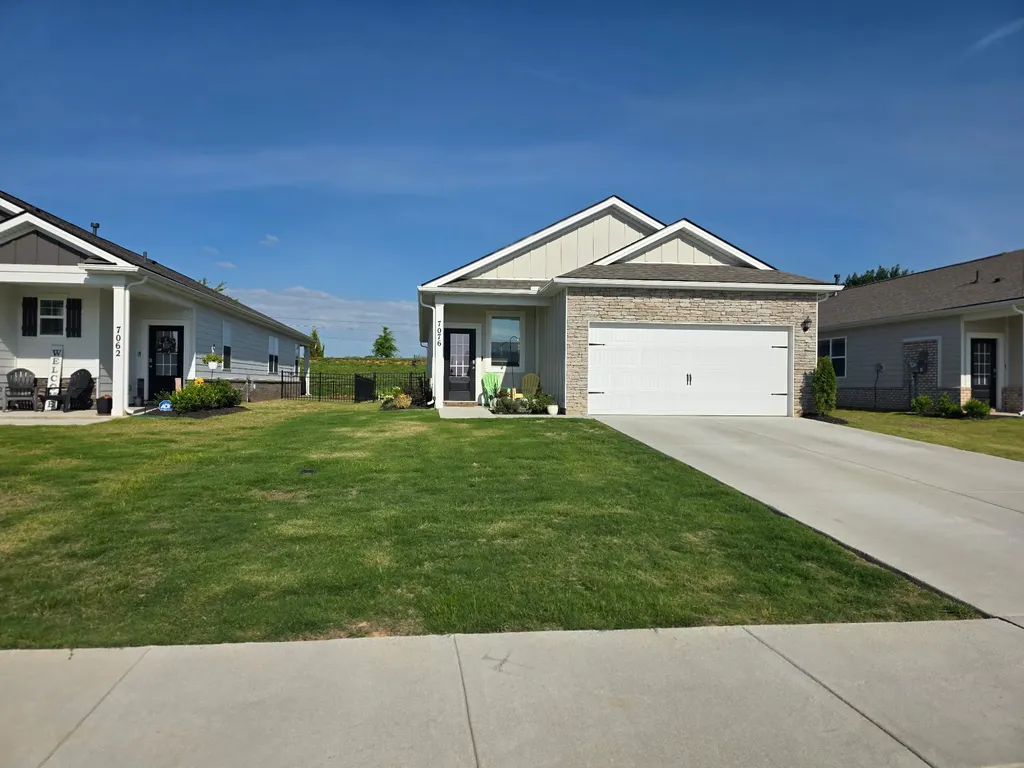 7076 Lang Avenue White House TN 37188