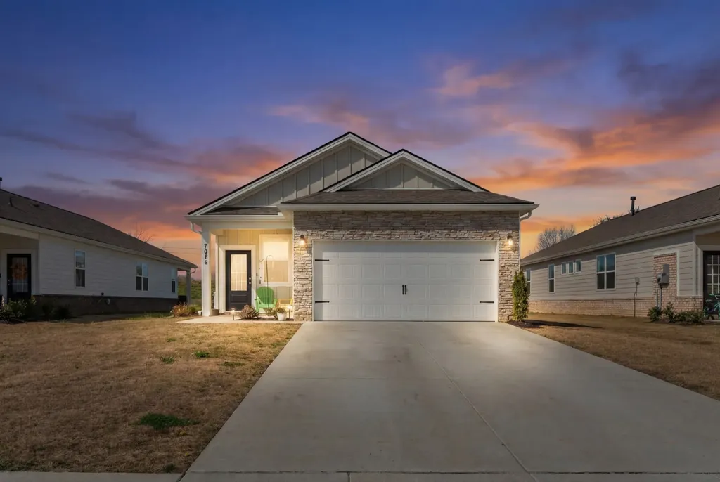 7076 Lang Avenue White House TN 37188