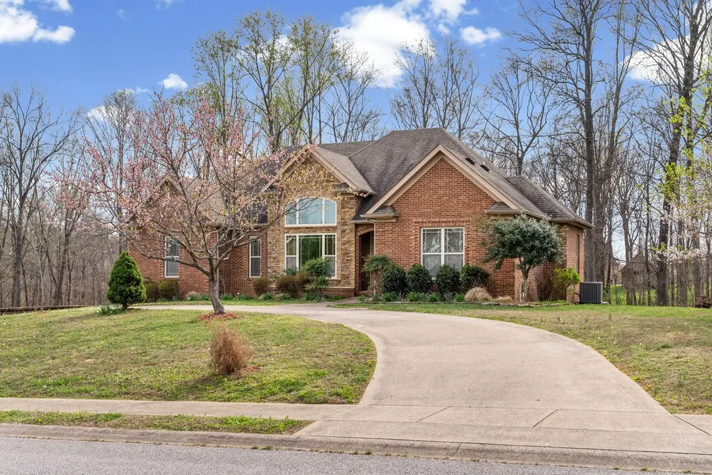 208 Markie Drive Clarksville TN 37043