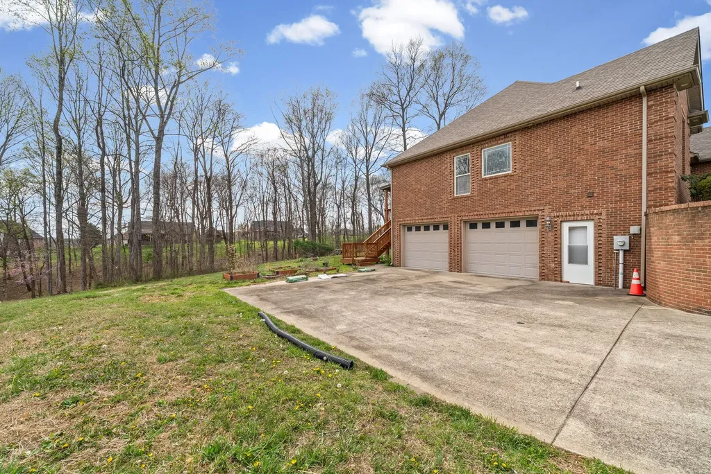 208 Markie Drive Clarksville TN 37043