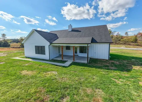 8301 Hartsville Pike, SE Lebanon TN 37087