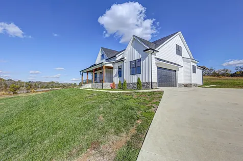 8301 Hartsville Pike, SE Lebanon TN 37087