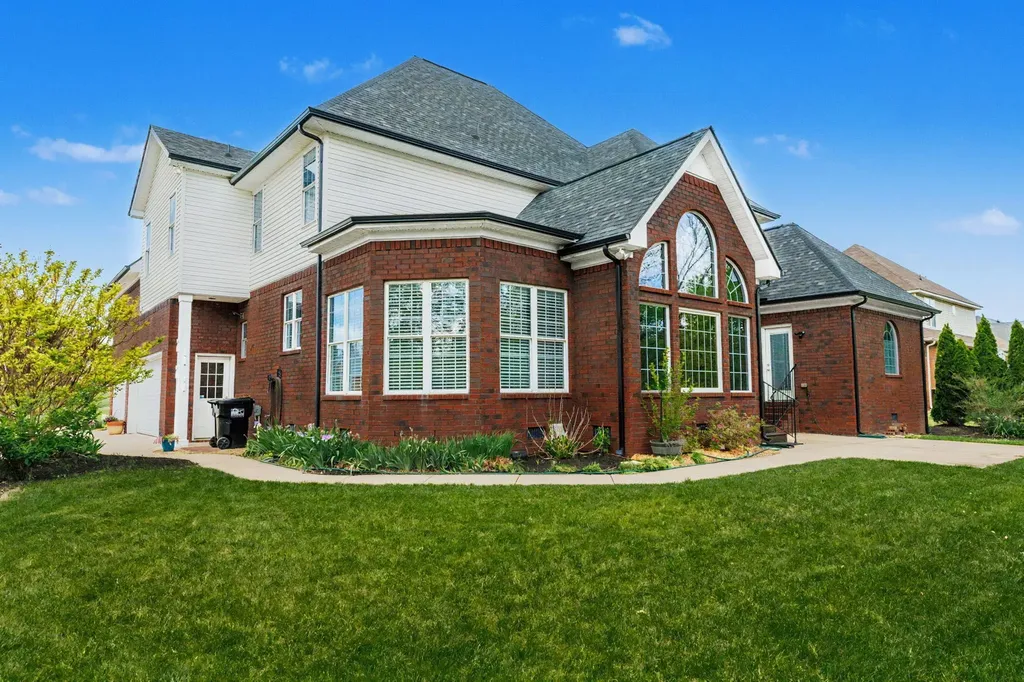 2292 Alexander Boulevard Murfreesboro TN 37130