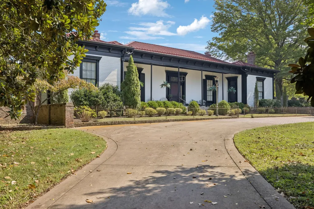 1512 Williamsport Pike Columbia TN 38401