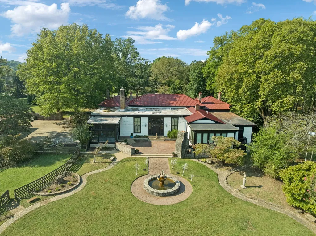 1512 Williamsport Pike Columbia TN 38401