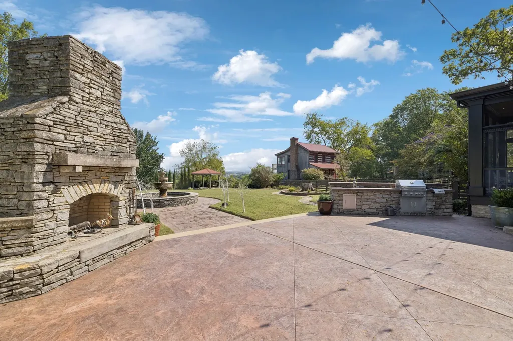 1512 Williamsport Pike Columbia TN 38401