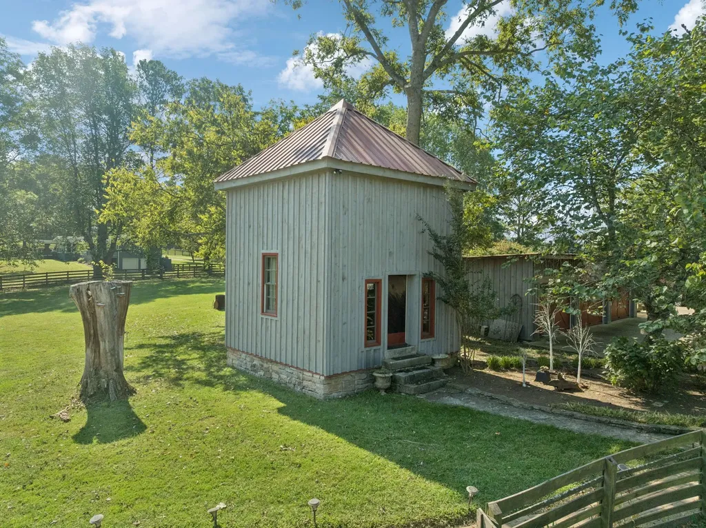 1512 Williamsport Pike Columbia TN 38401
