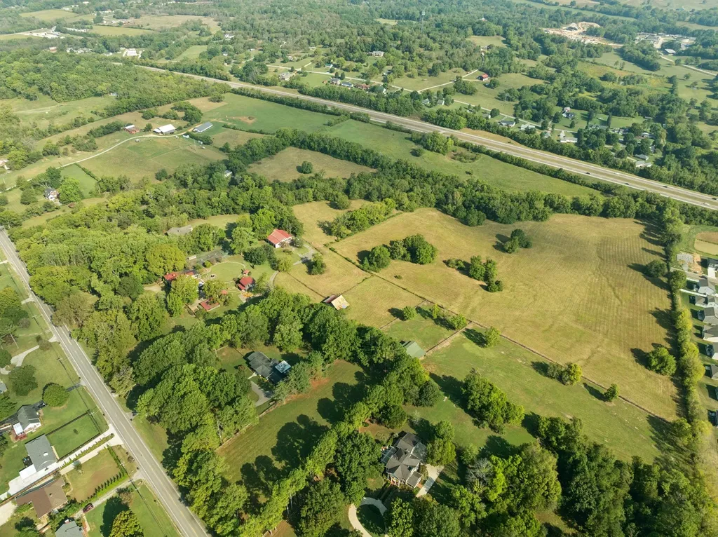 1512 Williamsport Pike Columbia TN 38401