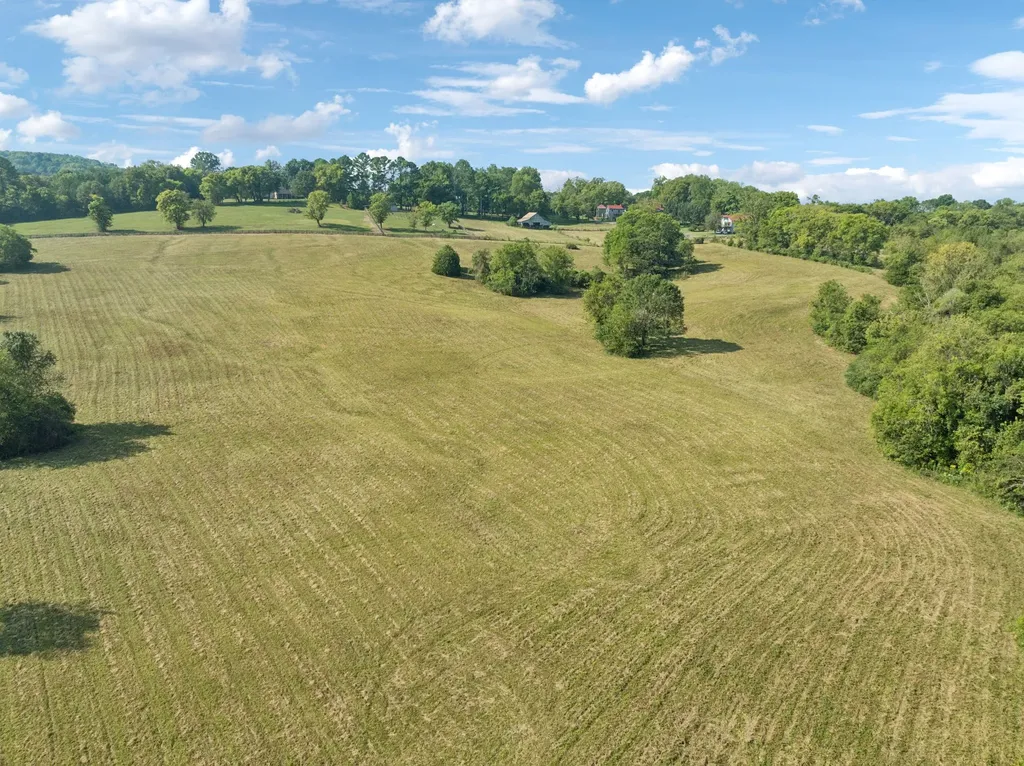 1512 Williamsport Pike Columbia TN 38401
