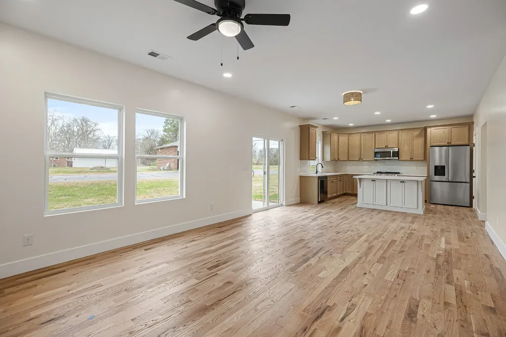101 Hilltop Drive Columbia TN 38401