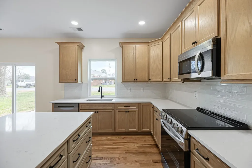101 Hilltop Drive Columbia TN 38401