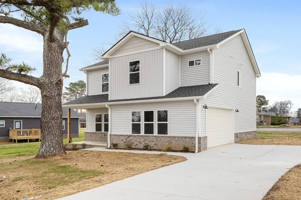 101 Hilltop Drive Columbia TN 38401