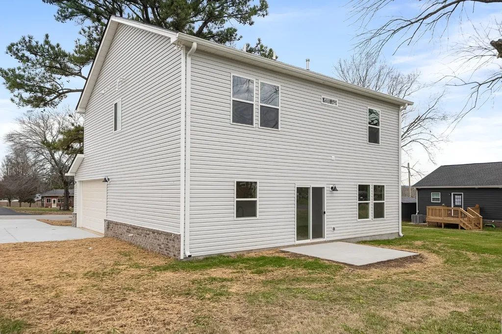 101 Hilltop Drive Columbia TN 38401