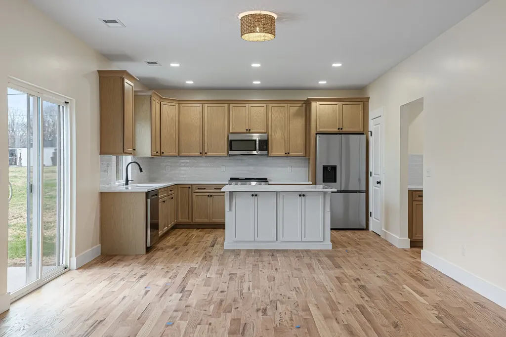 101 Hilltop Drive Columbia TN 38401