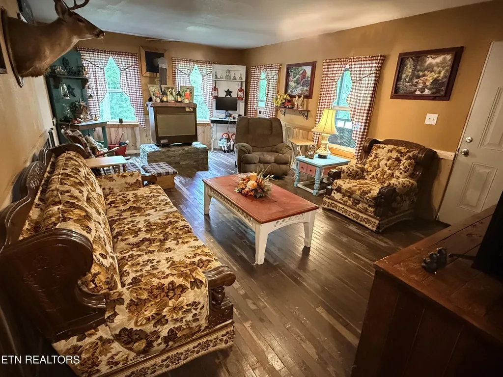 586 Rugby Highway Robbins TN 37852