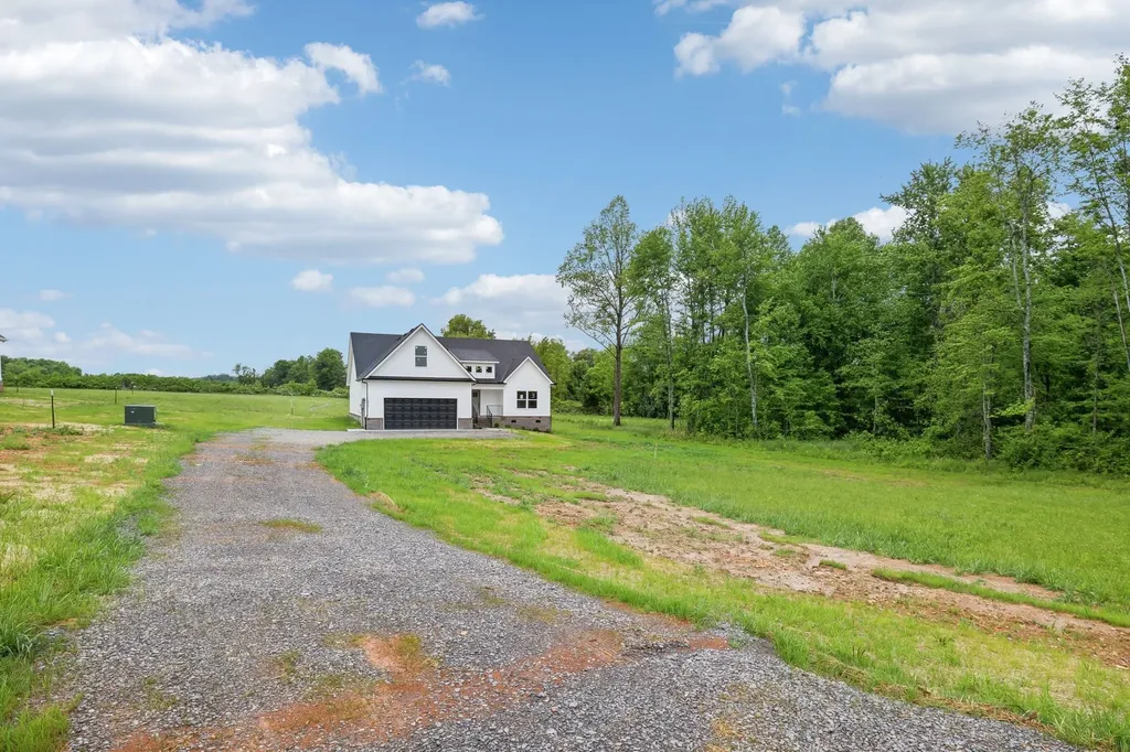 5004 Jim Cummings Highway Woodbury TN 37190