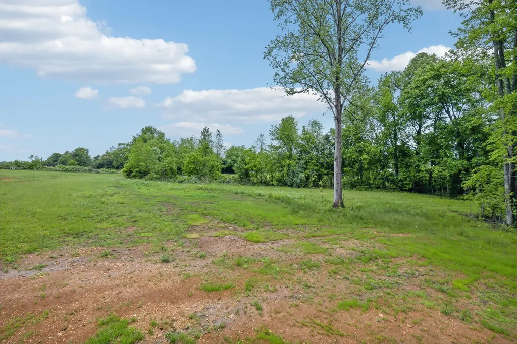 5004 Jim Cummings Highway Woodbury TN 37190