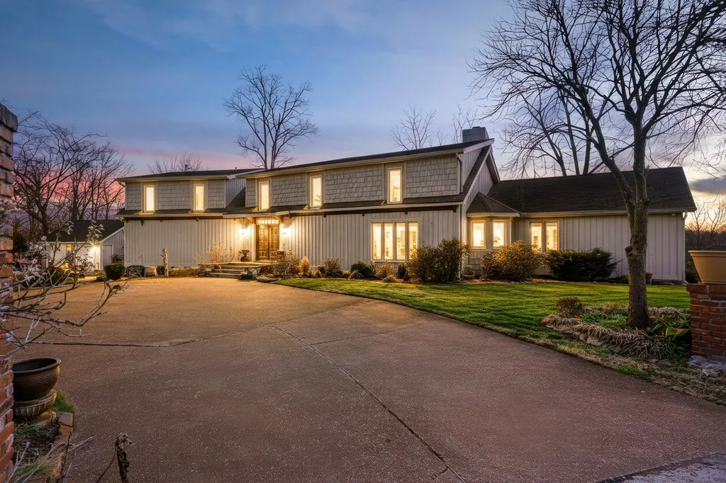 2496 Old Natchez Trace Franklin TN 37069