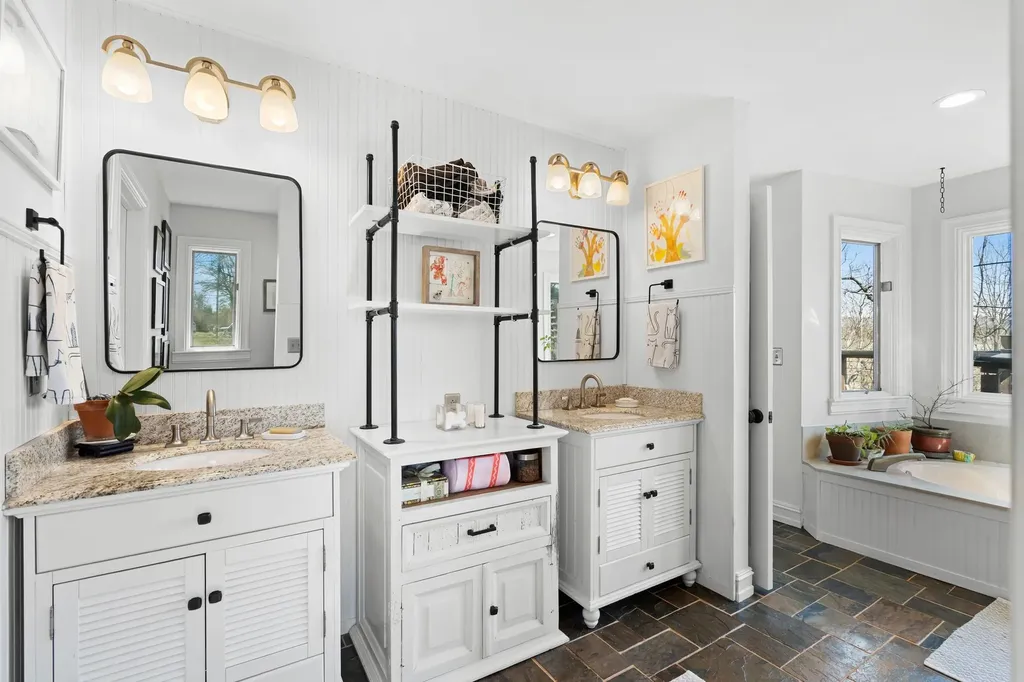 2496 Old Natchez Trace Franklin TN 37069