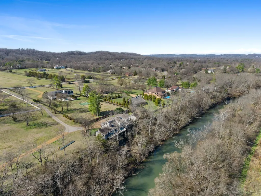 2496 Old Natchez Trace Franklin TN 37069