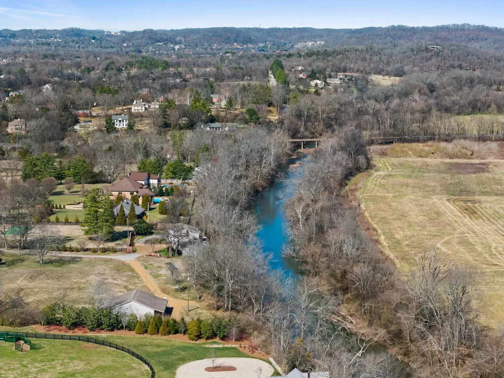 2496 Old Natchez Trace Franklin TN 37069