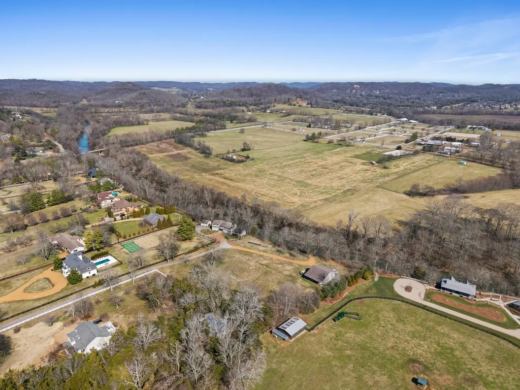 2496 Old Natchez Trace Franklin TN 37069