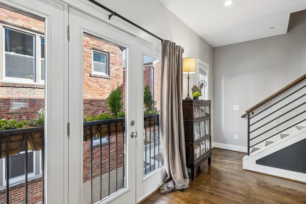 2003 Convent Place Nashville TN 37212